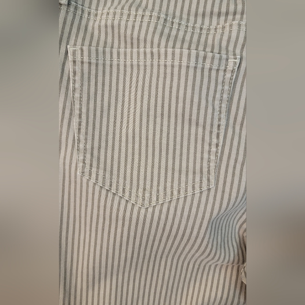 NYDJ Marilyn Straight Lift Tuck Jeans Size 8 - Picture 7 of 10